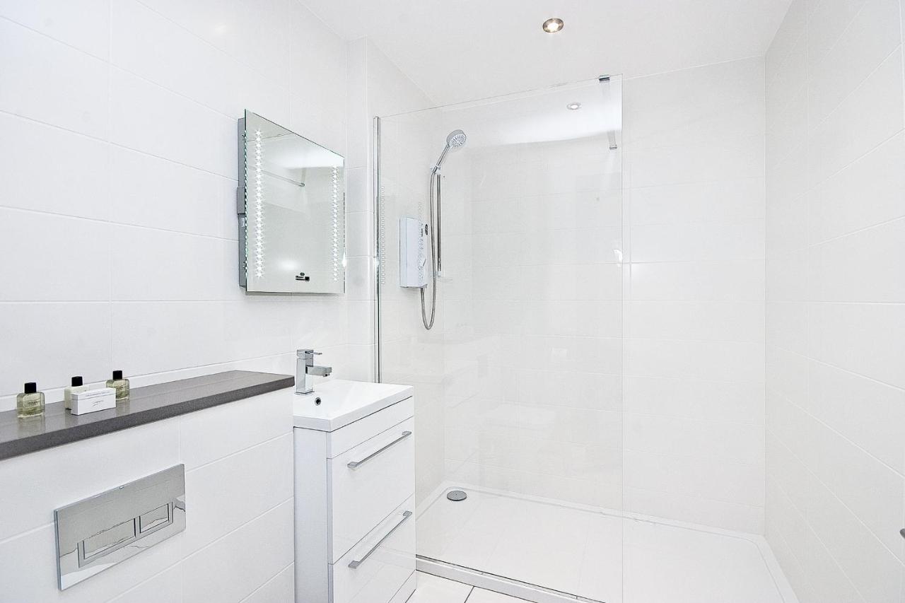 Heinze Flat 402 - One Bedroom Fourth Floor Flat By City Living Лондон Екстериор снимка